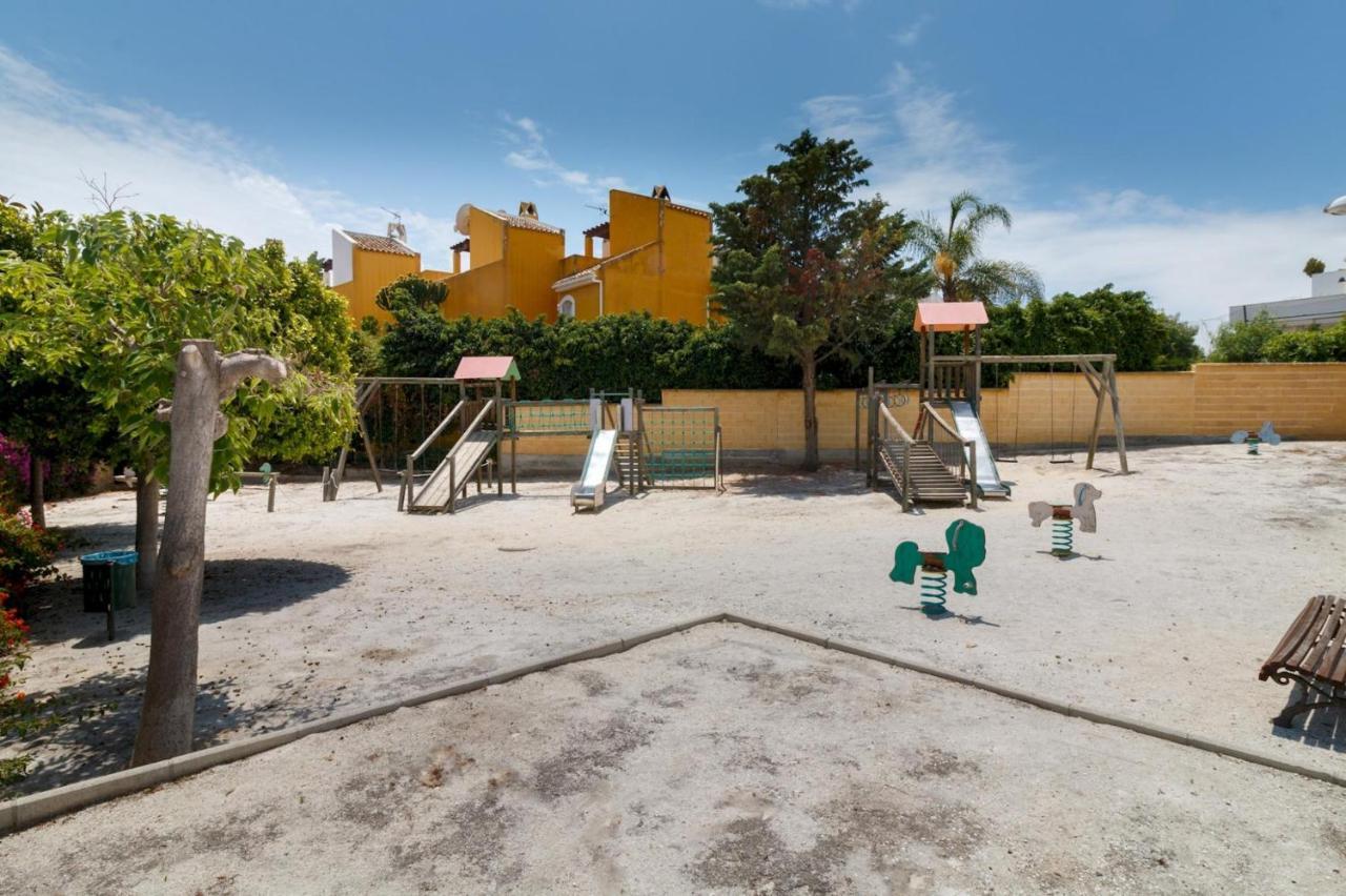 Apartamento Apartamento Con Jardin Privado Y 2 Piscinas, Zona Comunitaria, En